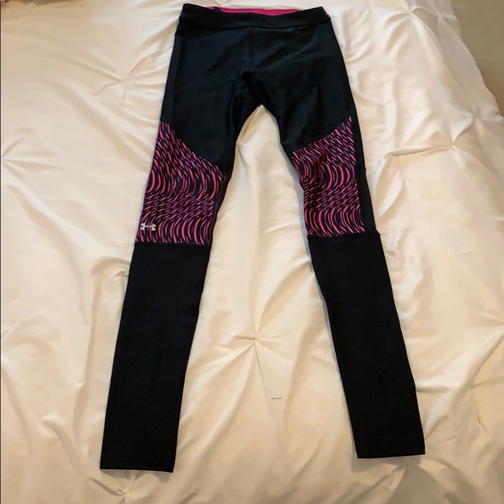 Under Armour black leggings with pink detail
